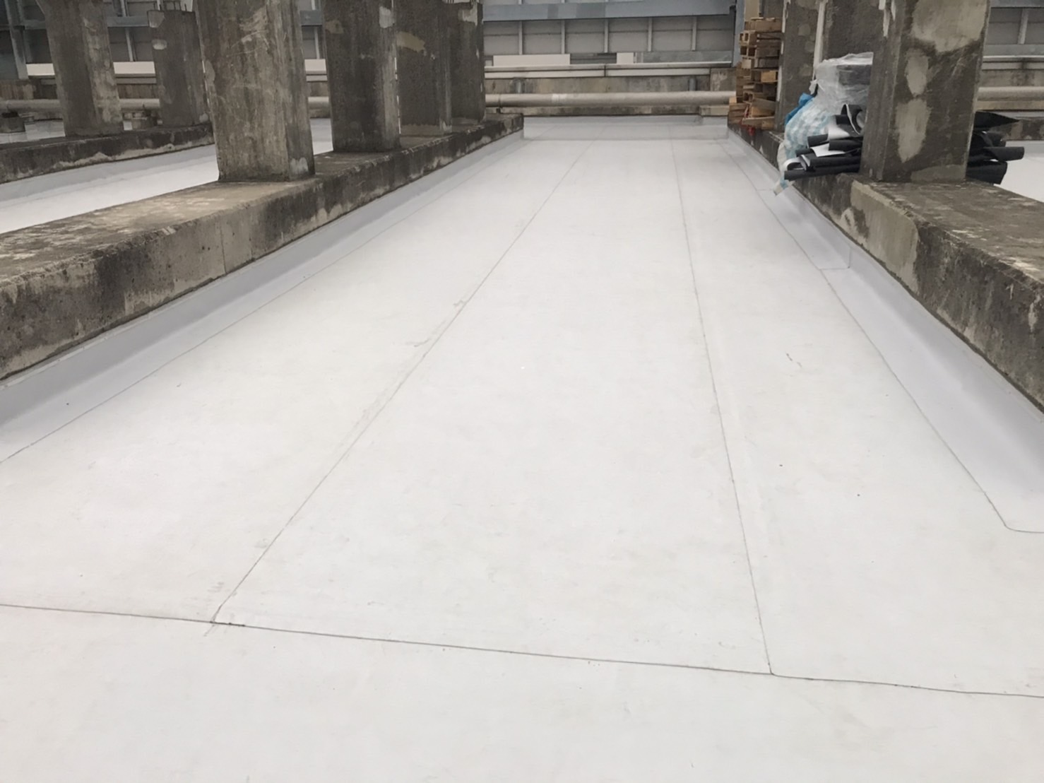 PVC夾網，紅泥夾網膠布(外露型屋頂)